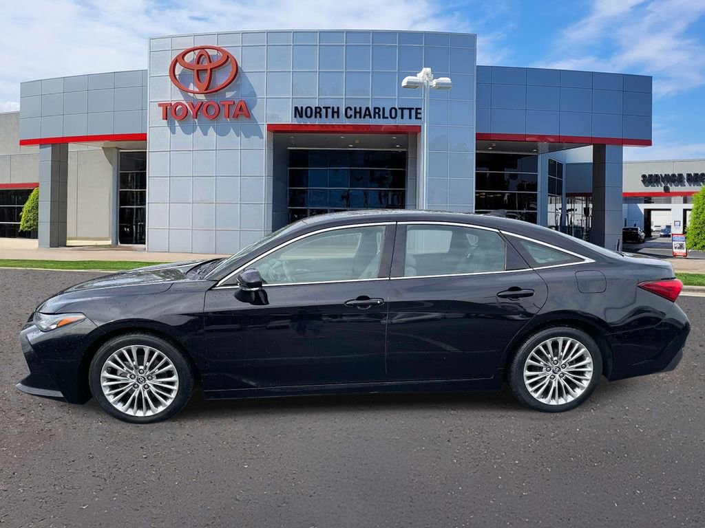 Used 2019 Toyota Avalon Limited w/ Advanced Safety Package image 5