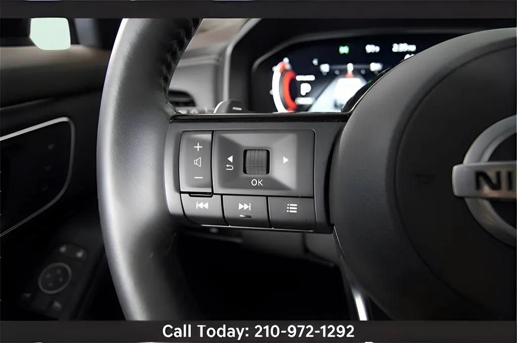 Used 2021 Nissan Rogue Platinum AWD/4WD image 13