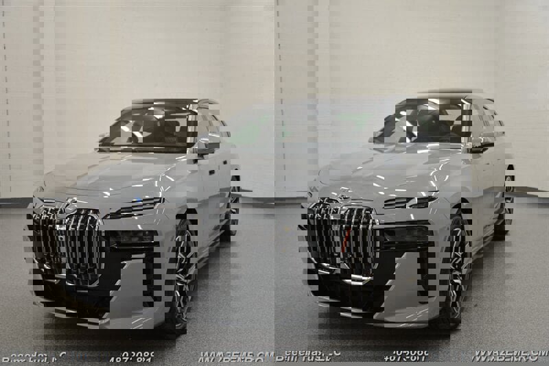 Used 2023 BMW 760i xDrive w/ Parking Assistance Package image 2