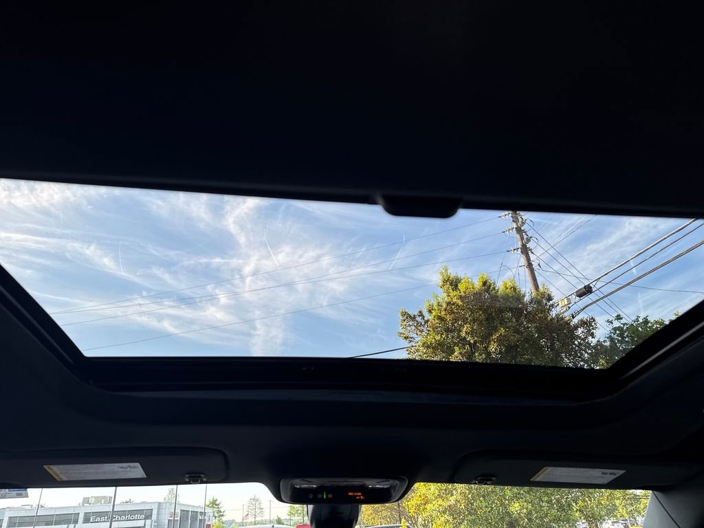 Used 2023 Chevrolet Traverse RS AWD/4WD image 20