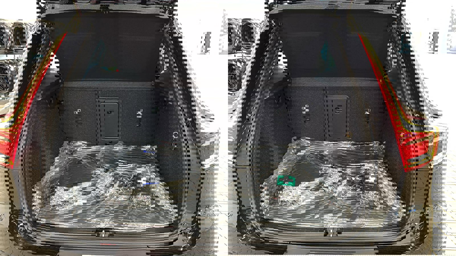 Used 2026 Volvo XC40 B5 Ultra w/ Protection Package Premier image 29