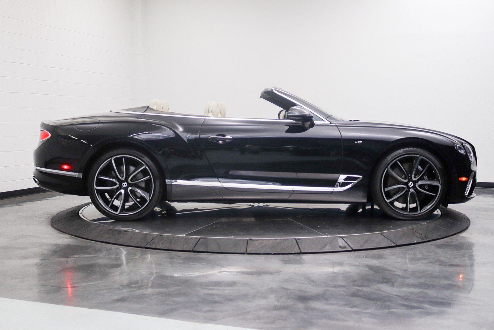 Used 2020 Bentley Continental GT V8 AWD/4WD image 17
