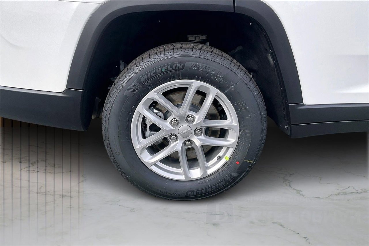 New 2025 Jeep Grand Cherokee L Laredo w/ Luxury Tech Group I image 36