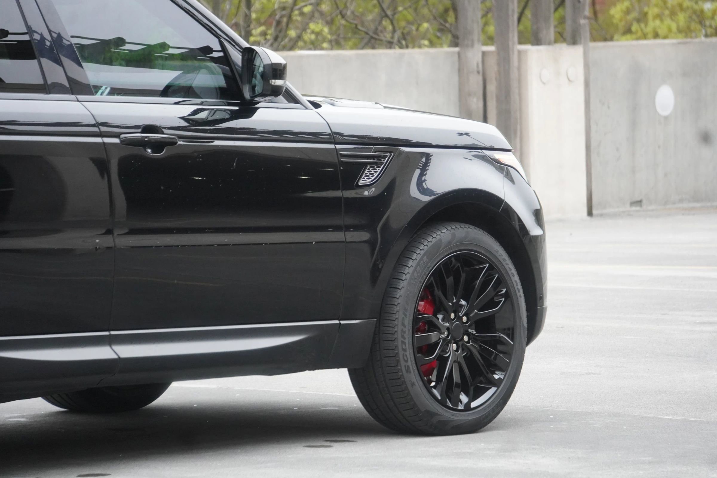 Used 2016 Land Rover Range Rover Sport Supercharged AWD/4WD image 28