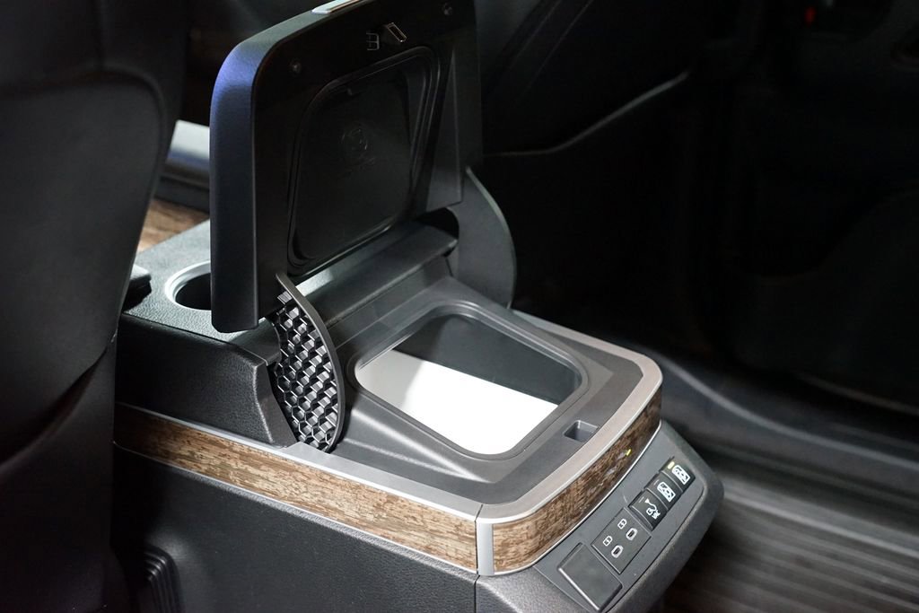 Certified 2025 Toyota Sienna Platinum FWD image 30