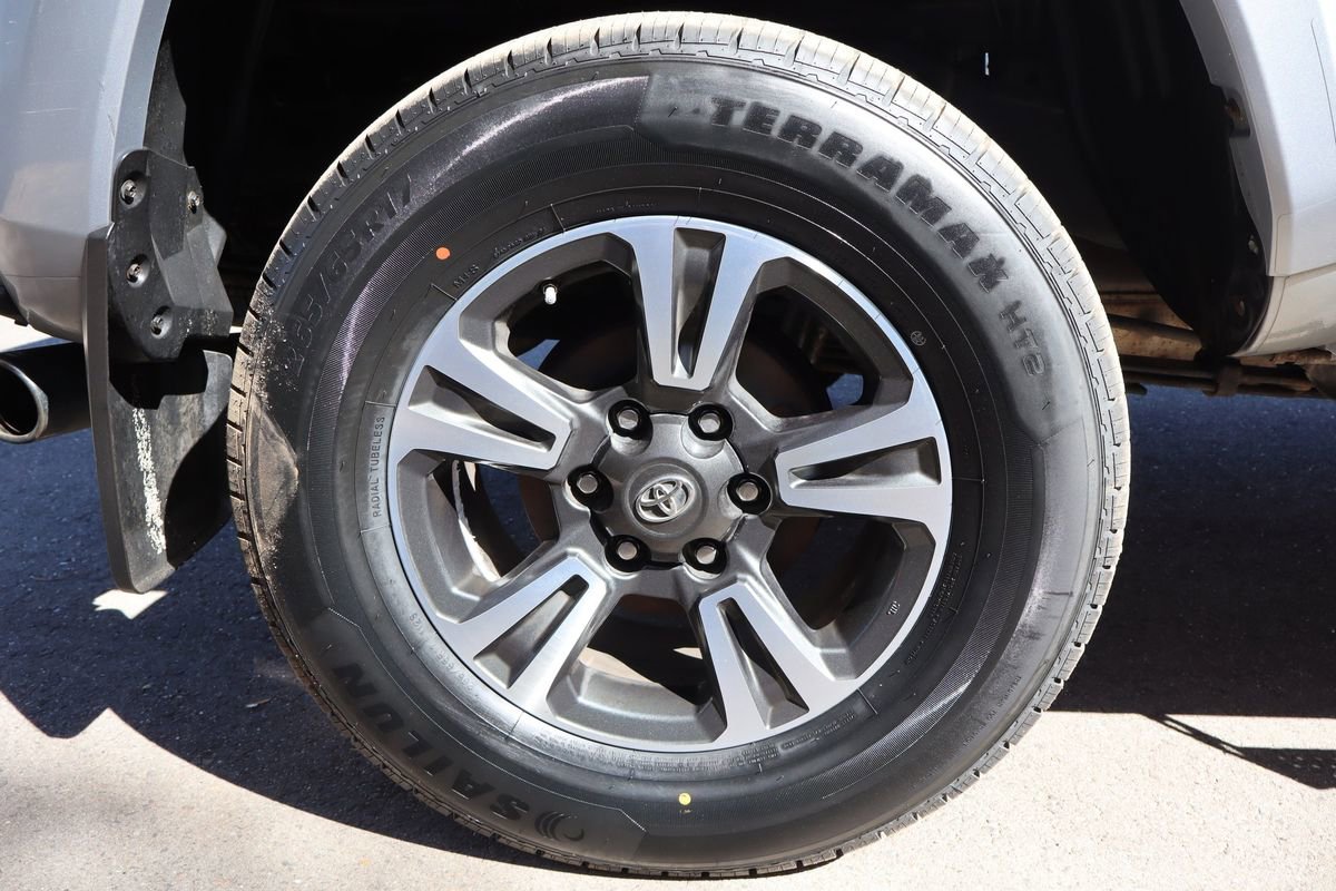 Used 2017 Toyota Tacoma TRD Sport image 45