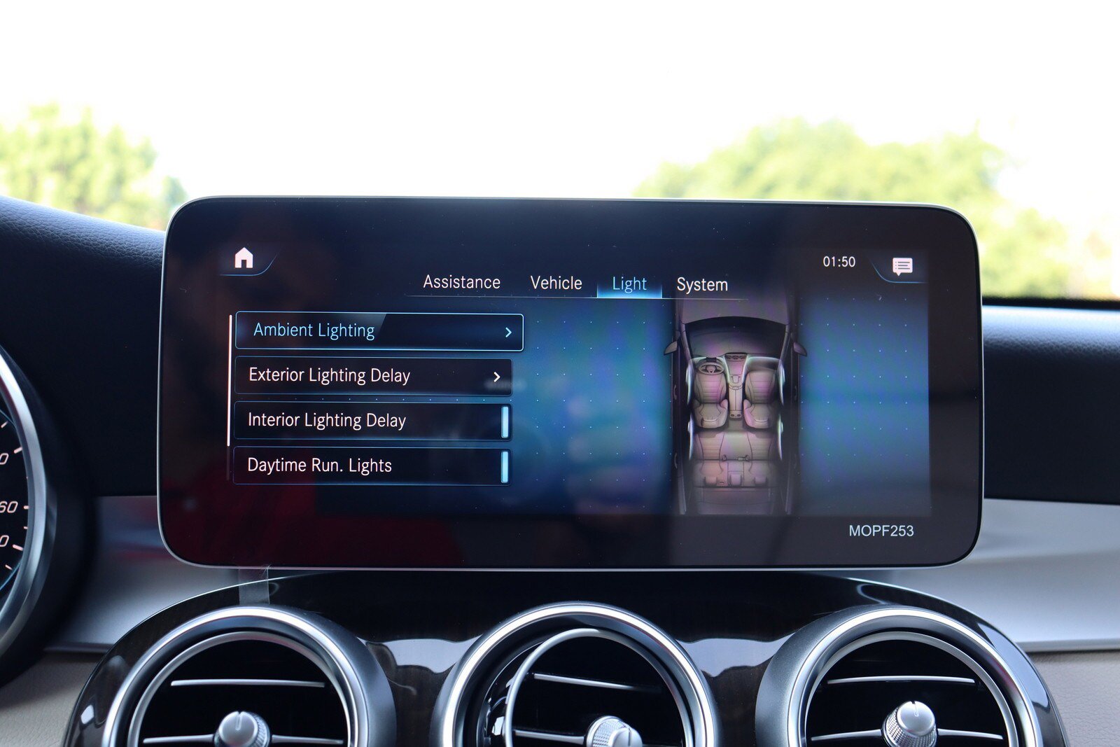 Used 2020 Mercedes-Benz GLC 350e 4MATIC w/ Premium Package image 31