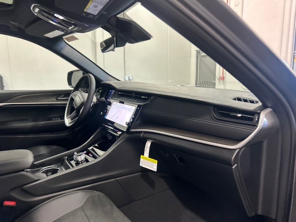 New 2026 Jeep Grand Cherokee Altitude image 34