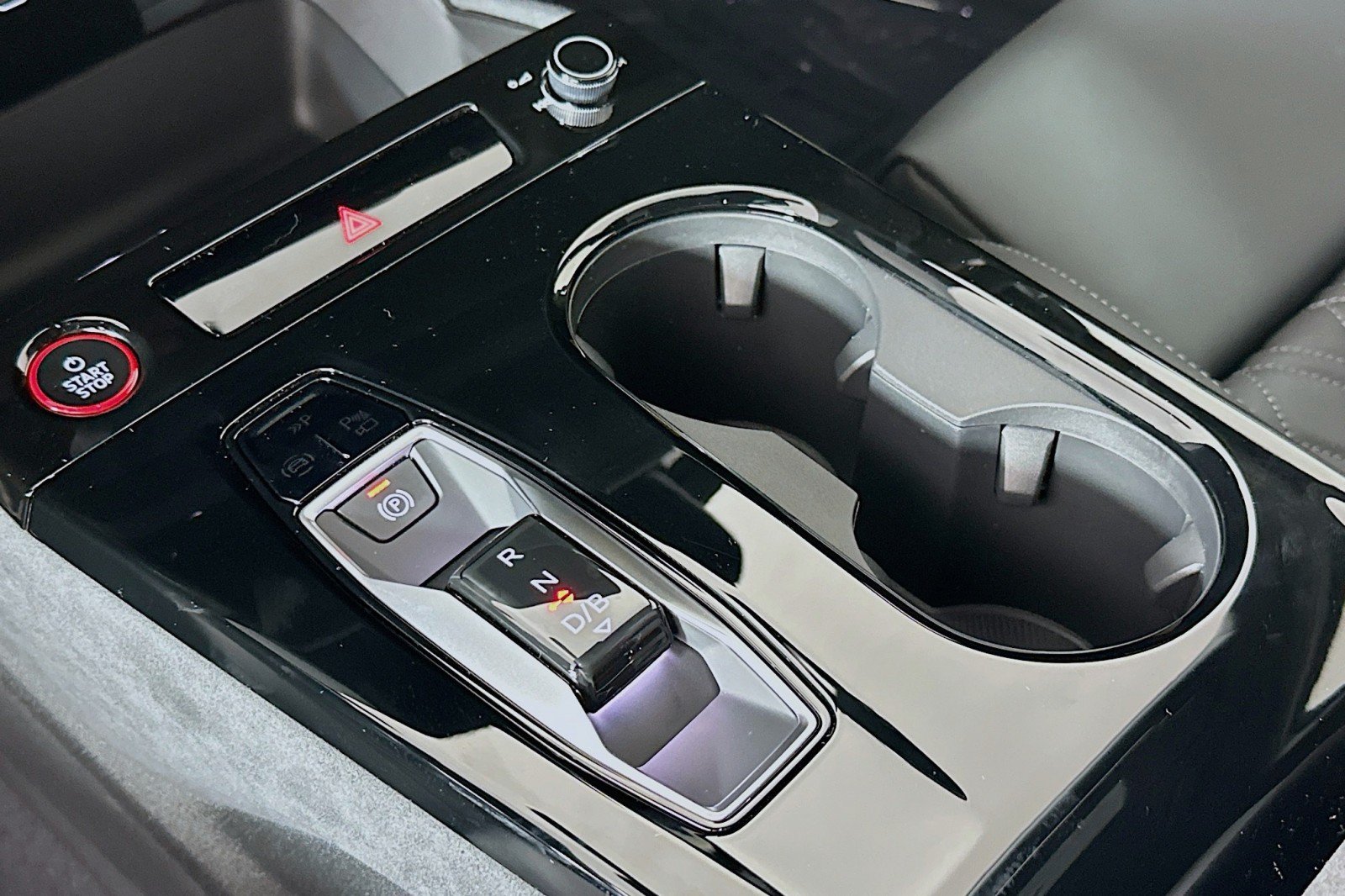 New 2027 Audi SQ6 e-tron Premium Plus AWD/4WD image 7