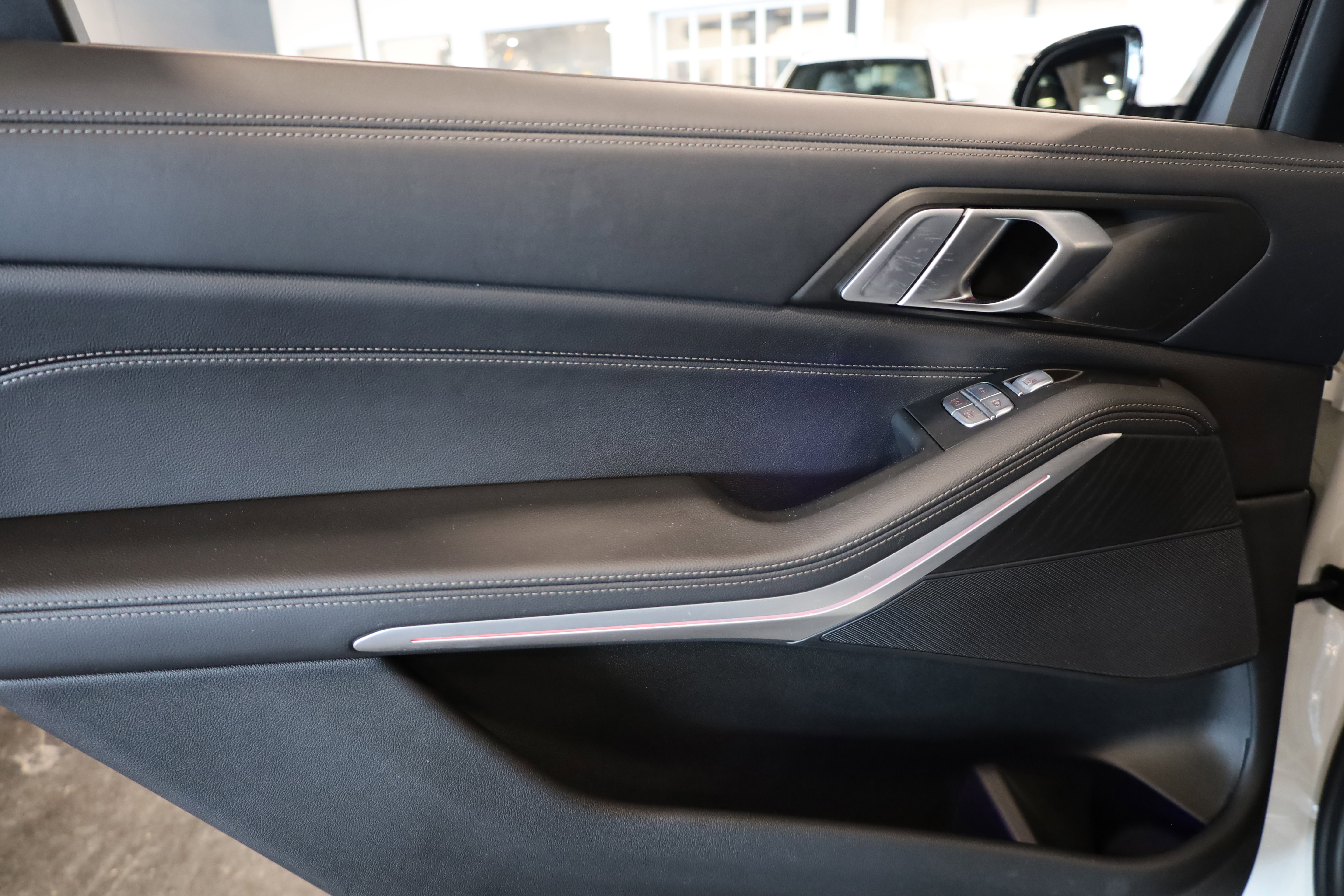 Used 2022 BMW X7 xDrive40i w/ M Sport Package image 36