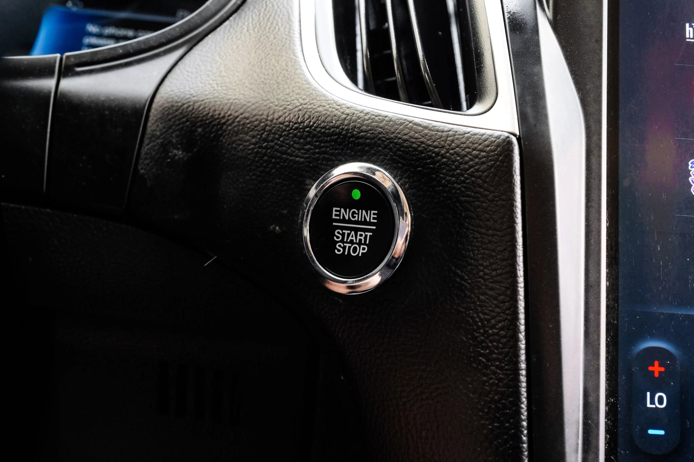 Used 2024 Ford Edge SEL image 31