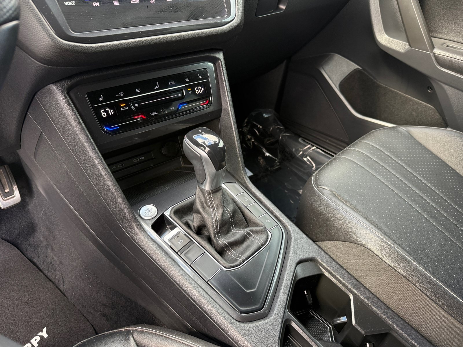 Certified 2022 Volkswagen Tiguan SE R-Line FWD image 13