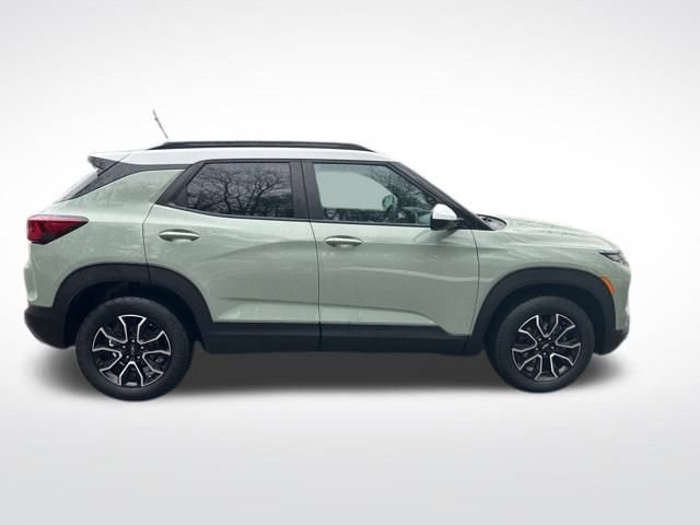 Used 2024 Chevrolet TrailBlazer ACTIV w/ Driver Confidence Package image 5