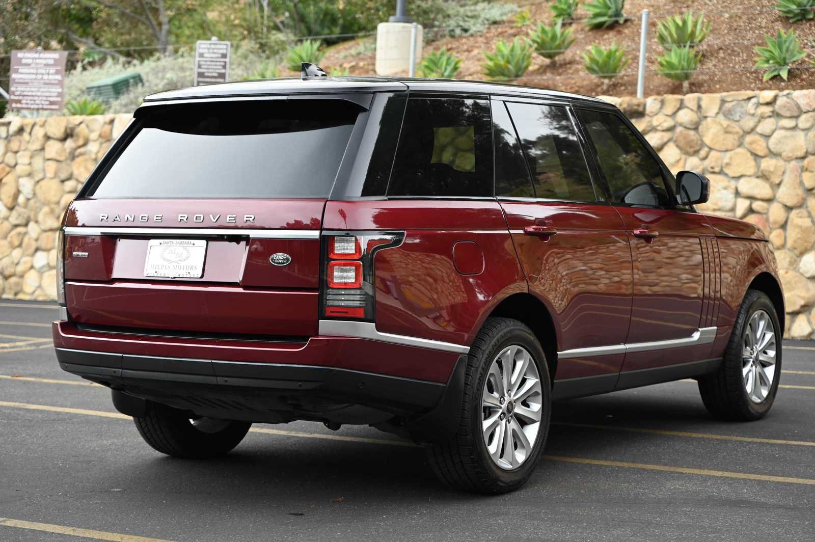 Used 2017 Land Rover Range Rover HSE AWD/4WD image 4