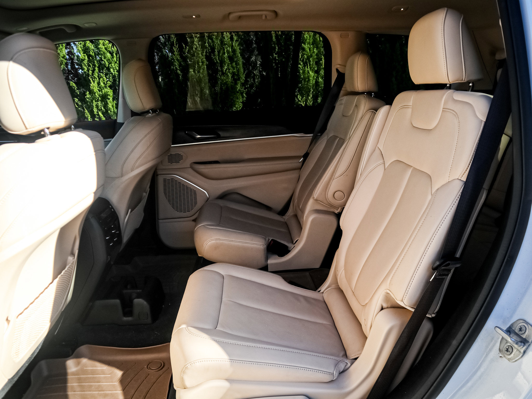 Used 2021 Jeep Grand Cherokee L Limited w/ Trailer Tow Group (B) image 8