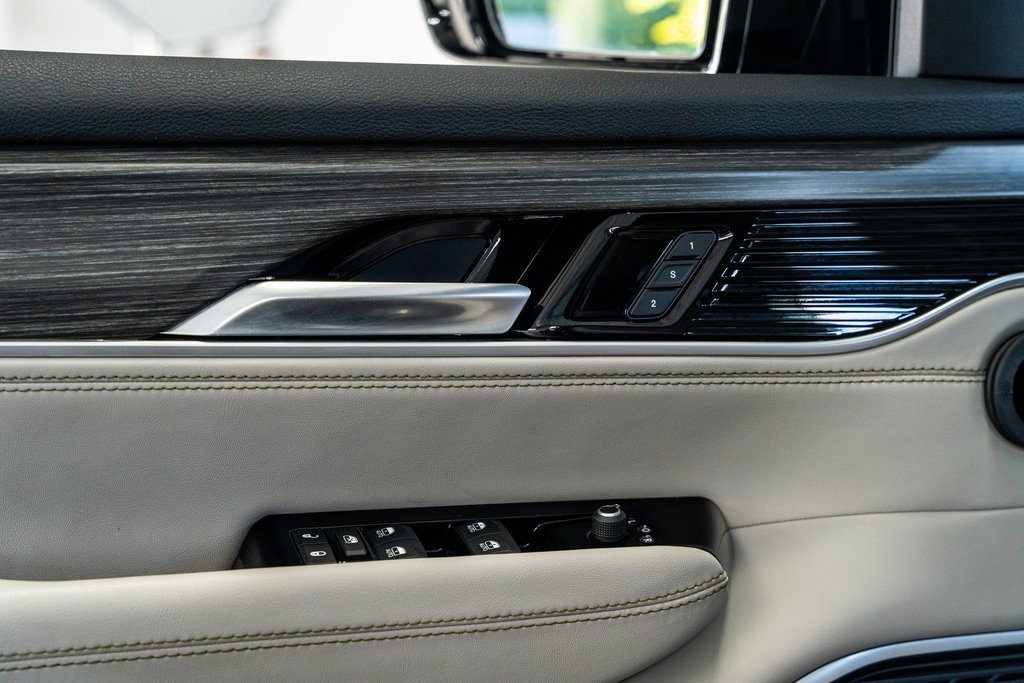 Used 2023 Jeep Wagoneer Series III w/ Preferred Equipment Group image 33