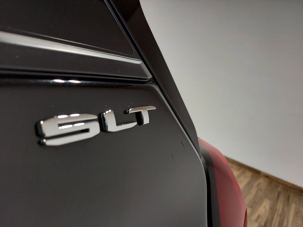 Used 2024 GMC Terrain SLT image 14