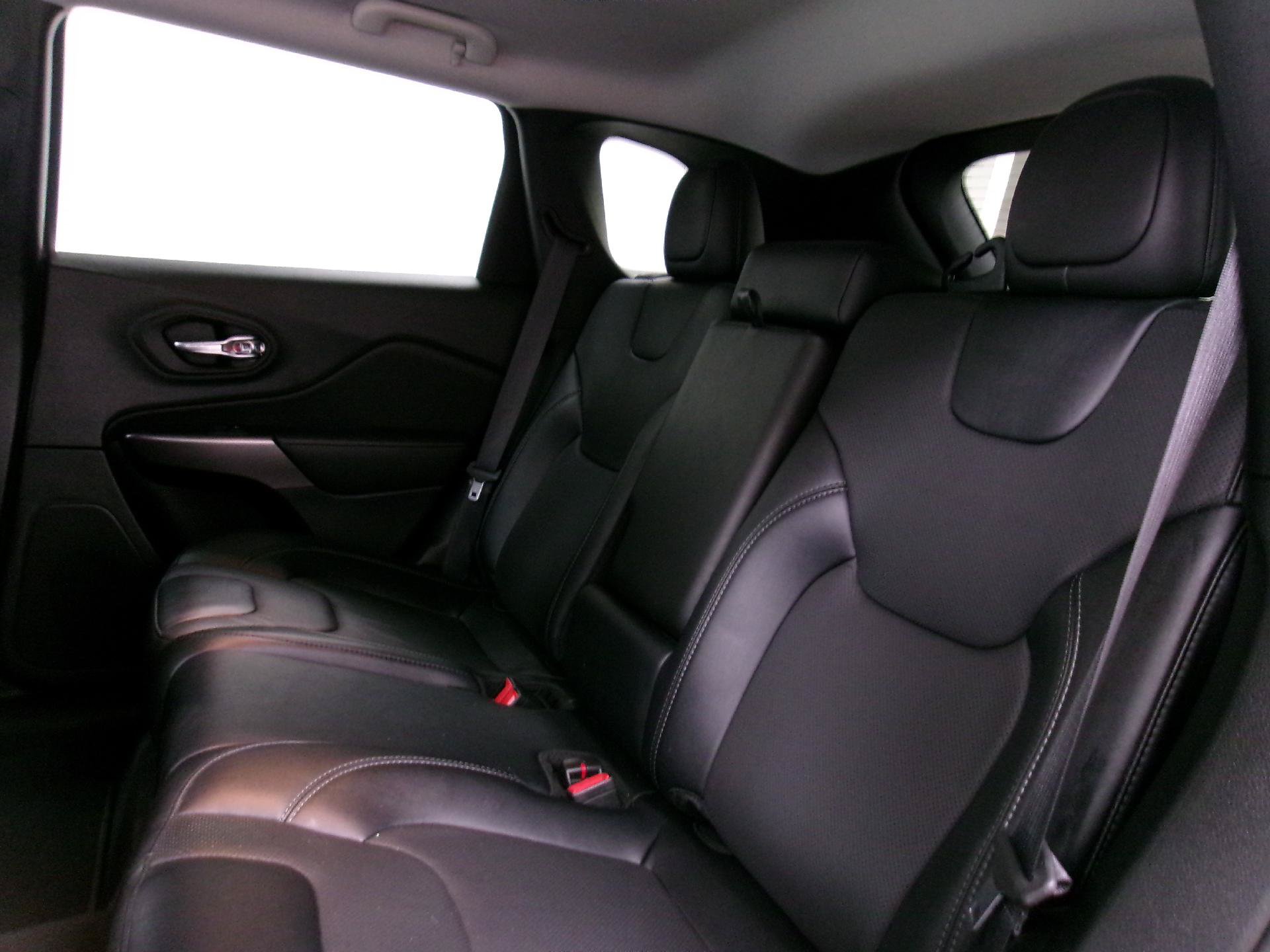 Used 2022 Jeep Cherokee Latitude Lux AWD/4WD image 9