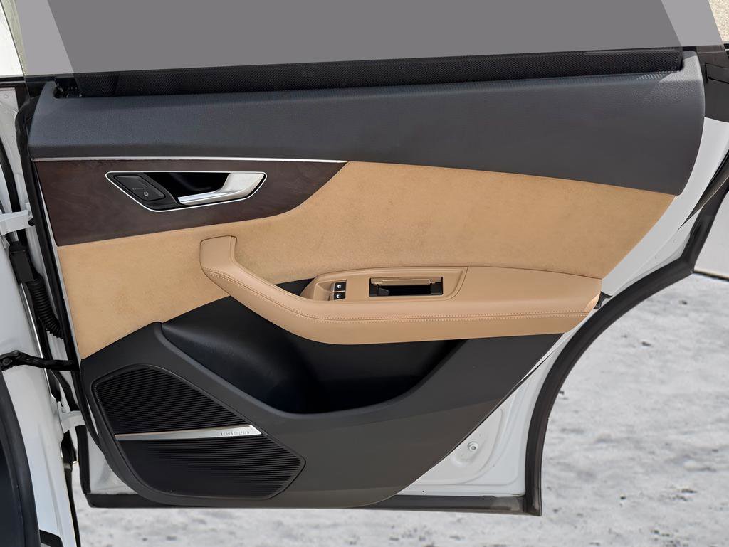 Used 2019 Audi Q8 Prestige w/ Luxury Package image 26