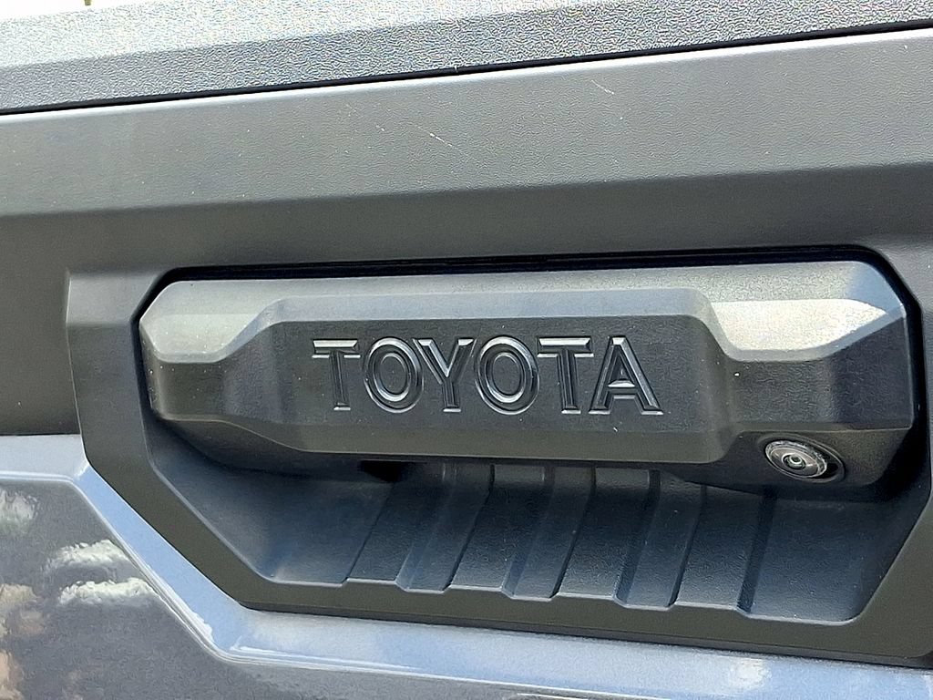 Used 2023 Toyota Tundra SR5 w/ SR5 Convenience Package AWD/4WD image 30