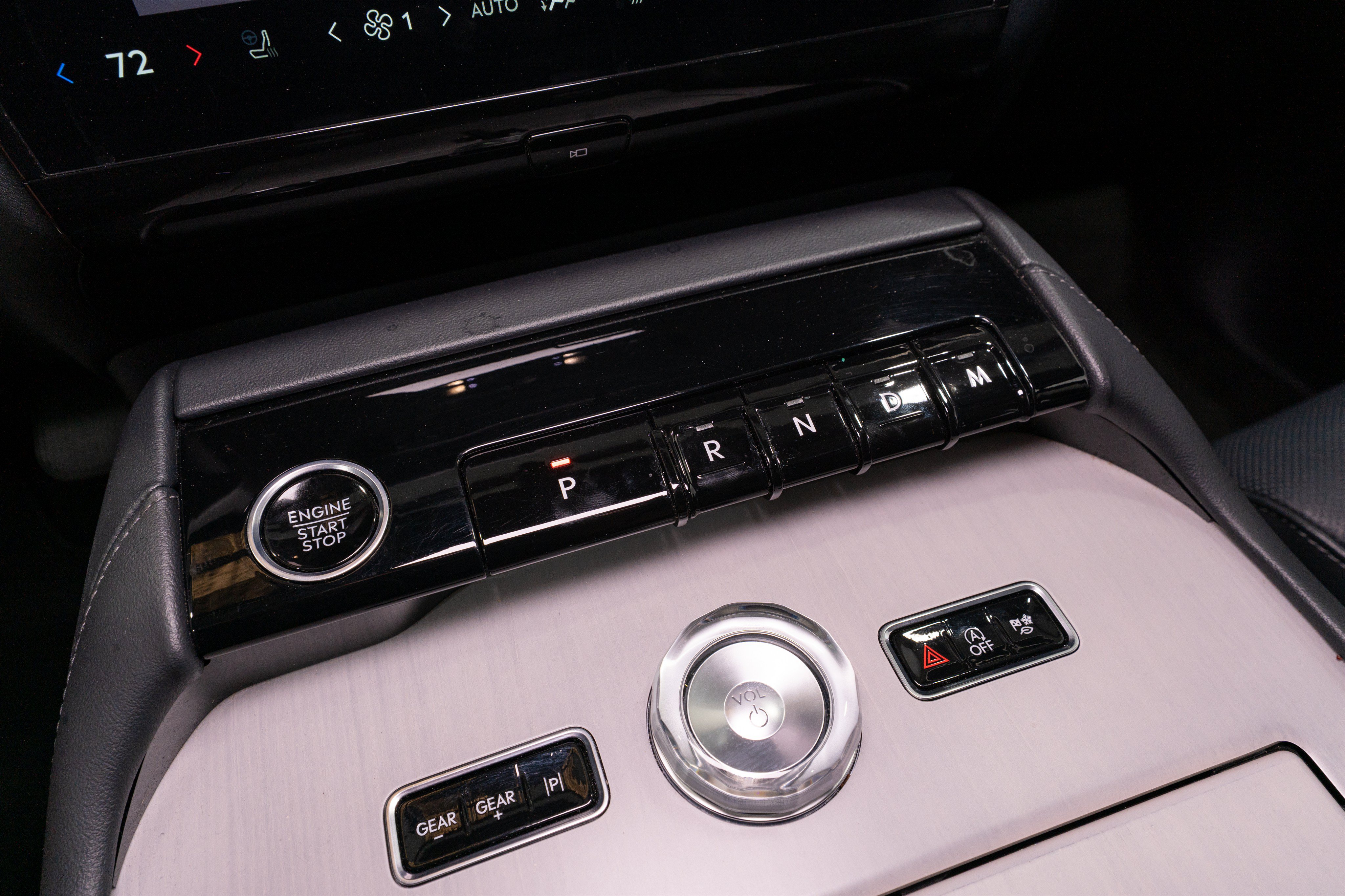 Used 2025 Lincoln Navigator Reserve AWD/4WD image 24
