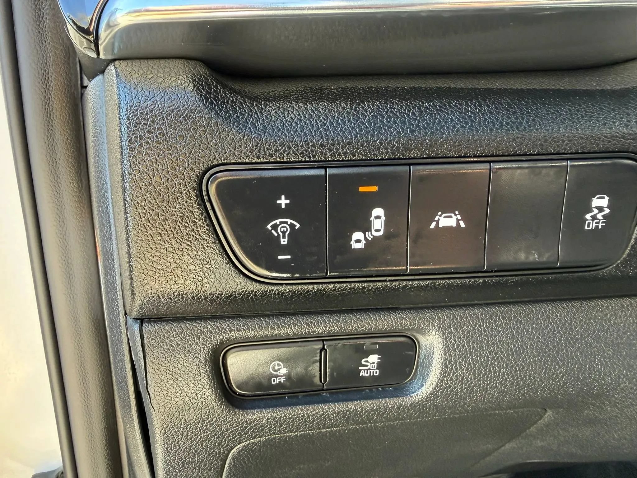 Used 2022 Kia Niro EX w/ Cold Weather Package FWD image 18