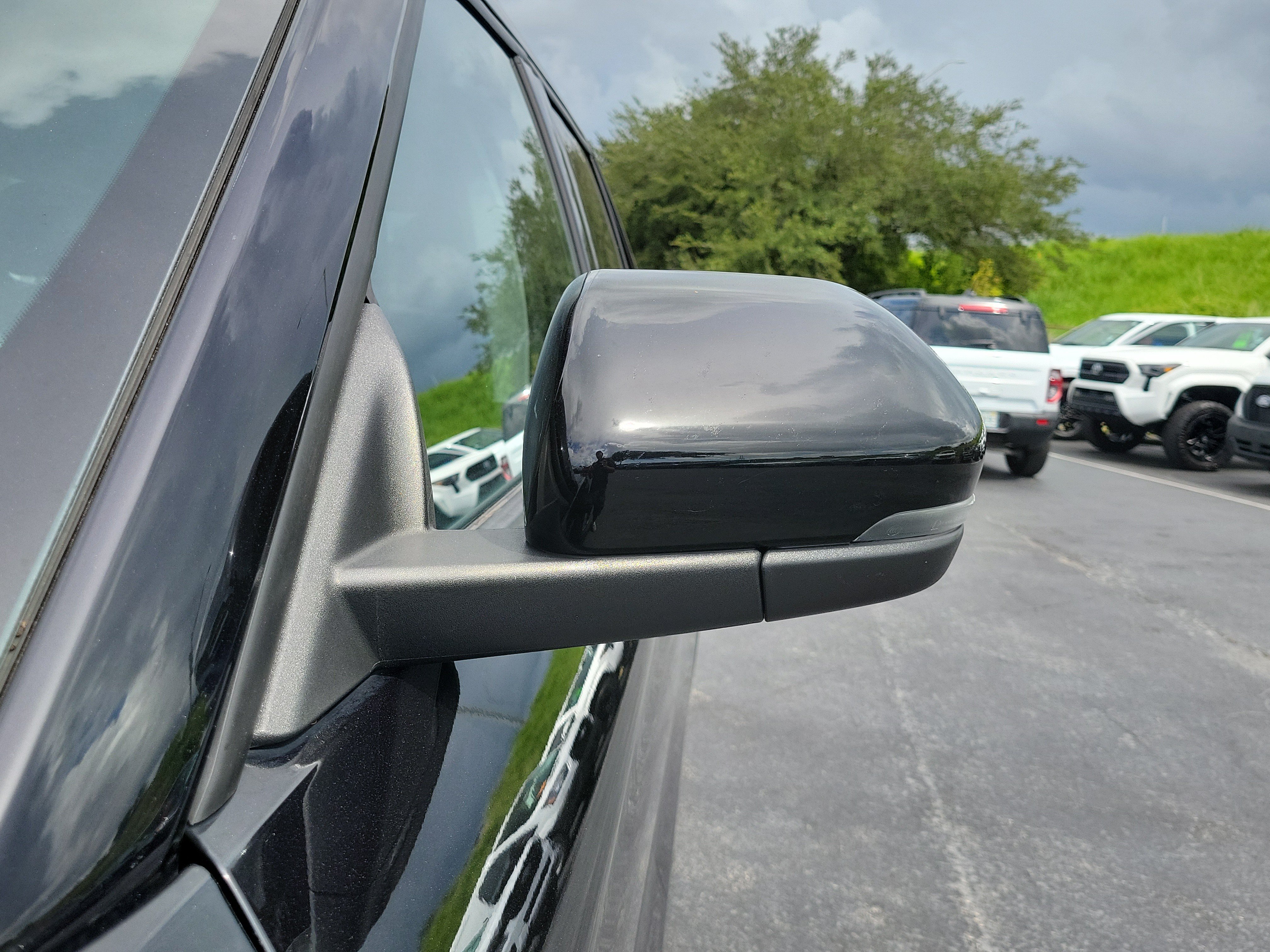 Certified 2023 Ford Explorer XLT w/ Equipment Group 202A RWD image 4