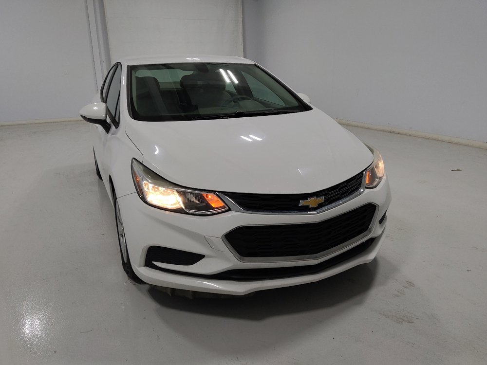 Used 2018 Chevrolet Cruze LS FWD image 14