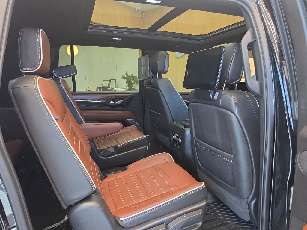 Used 2023 GMC Yukon XL Denali Ultimate AWD/4WD image 60