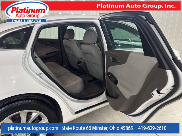 Used 2022 Chevrolet Malibu LT image 30