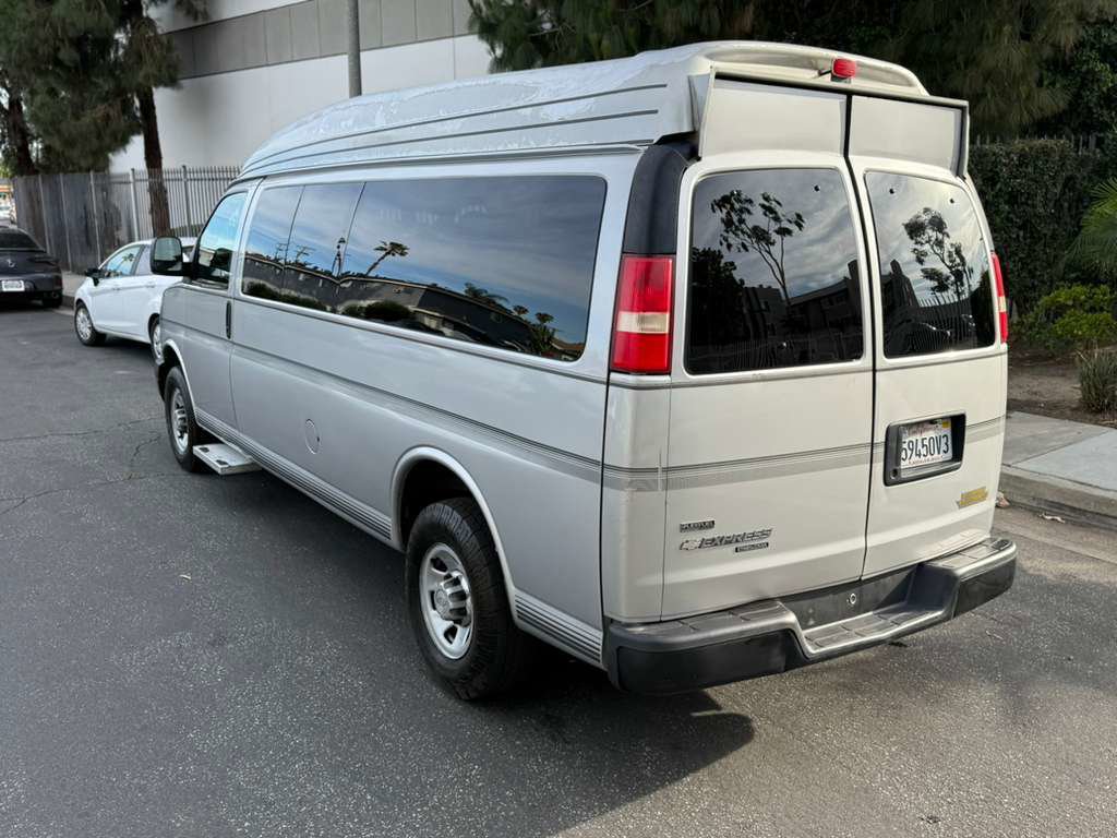 Used 2011 Chevrolet Express 3500 LS RWD image 6