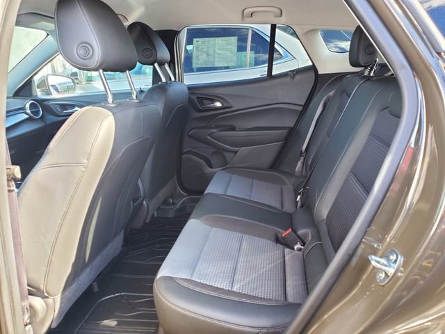 Certified 2024 Chevrolet Trax LT w/ LT Convenience Package FWD image 11