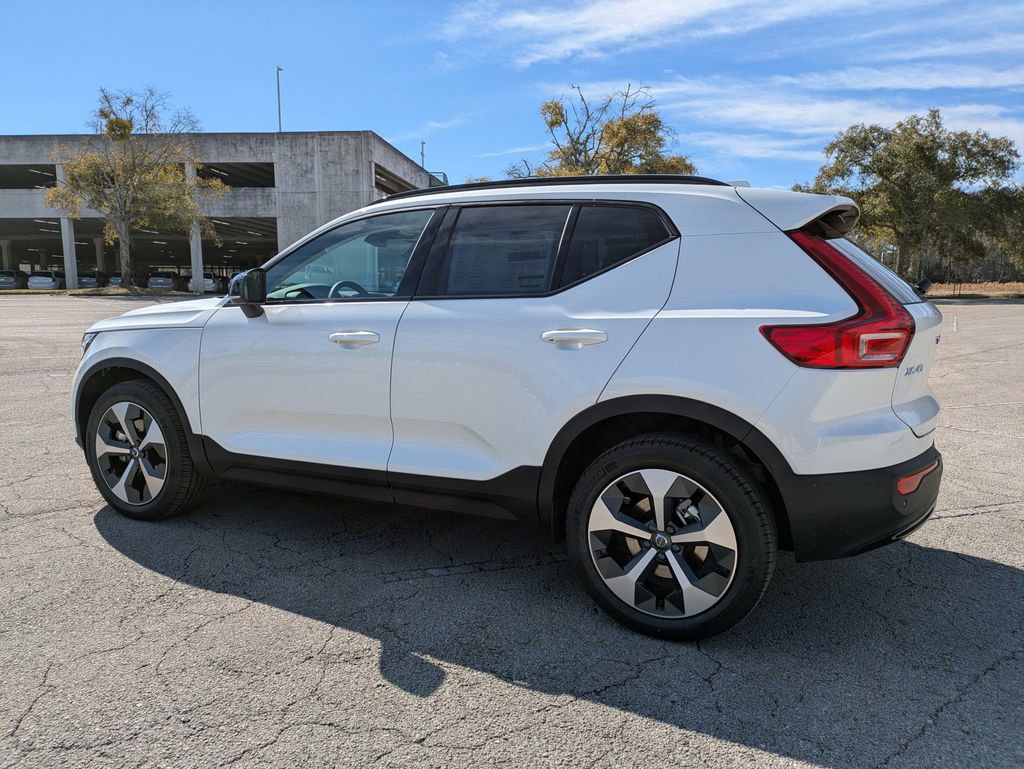 New 2026 Volvo XC40 B5 Plus w/ Protection Package Premier AWD/4WD image 4