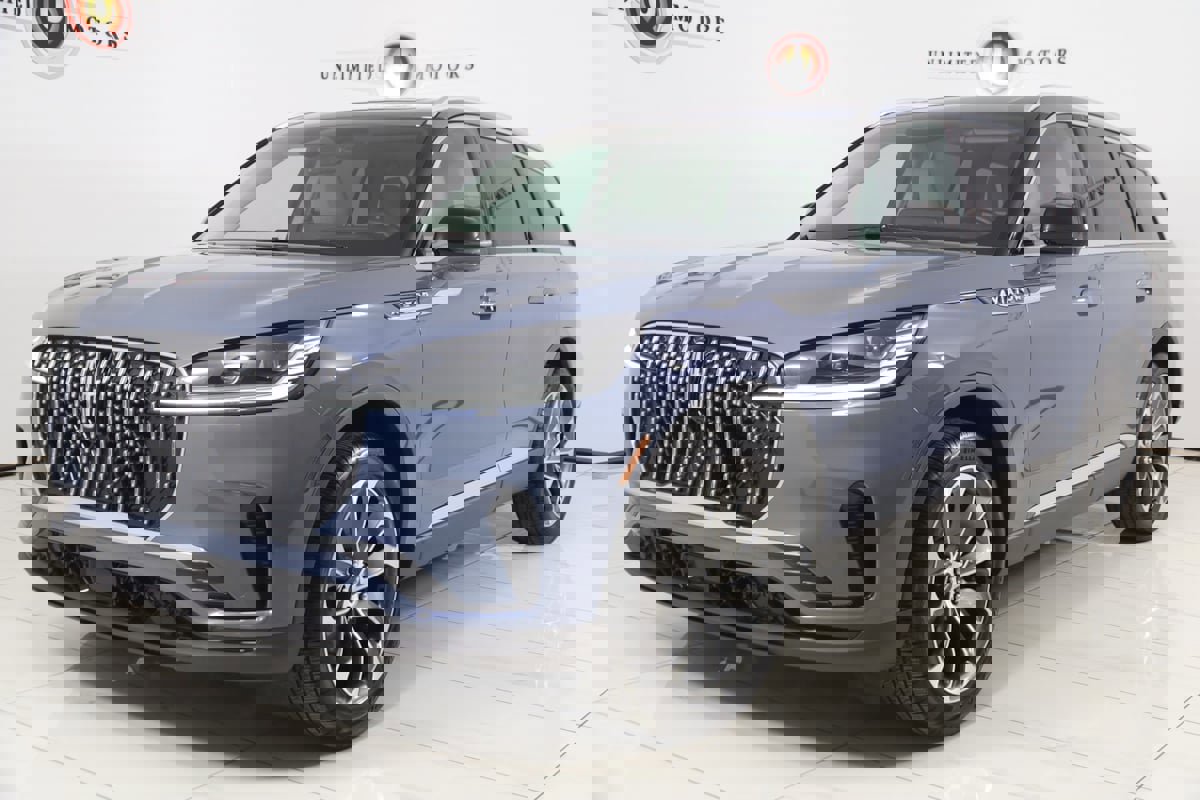 Used 2025 Lincoln Aviator Reserve w/ Illumination Package AWD/4WD image 5