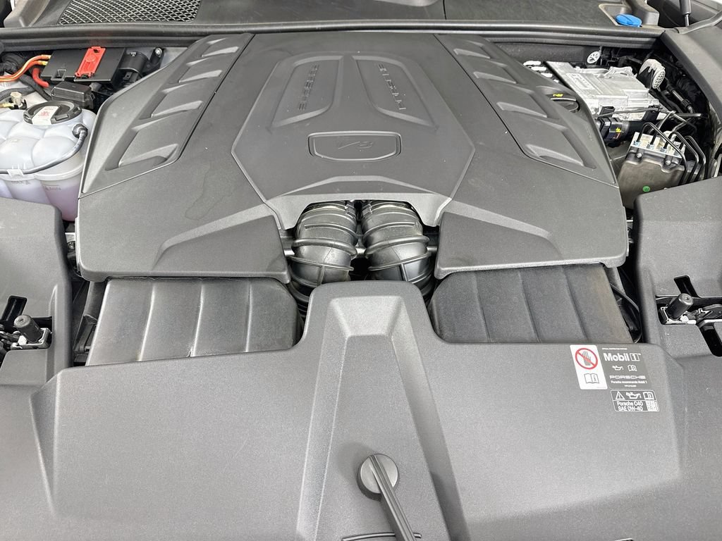 Certified 2025 Porsche Cayenne GTS AWD/4WD image 32
