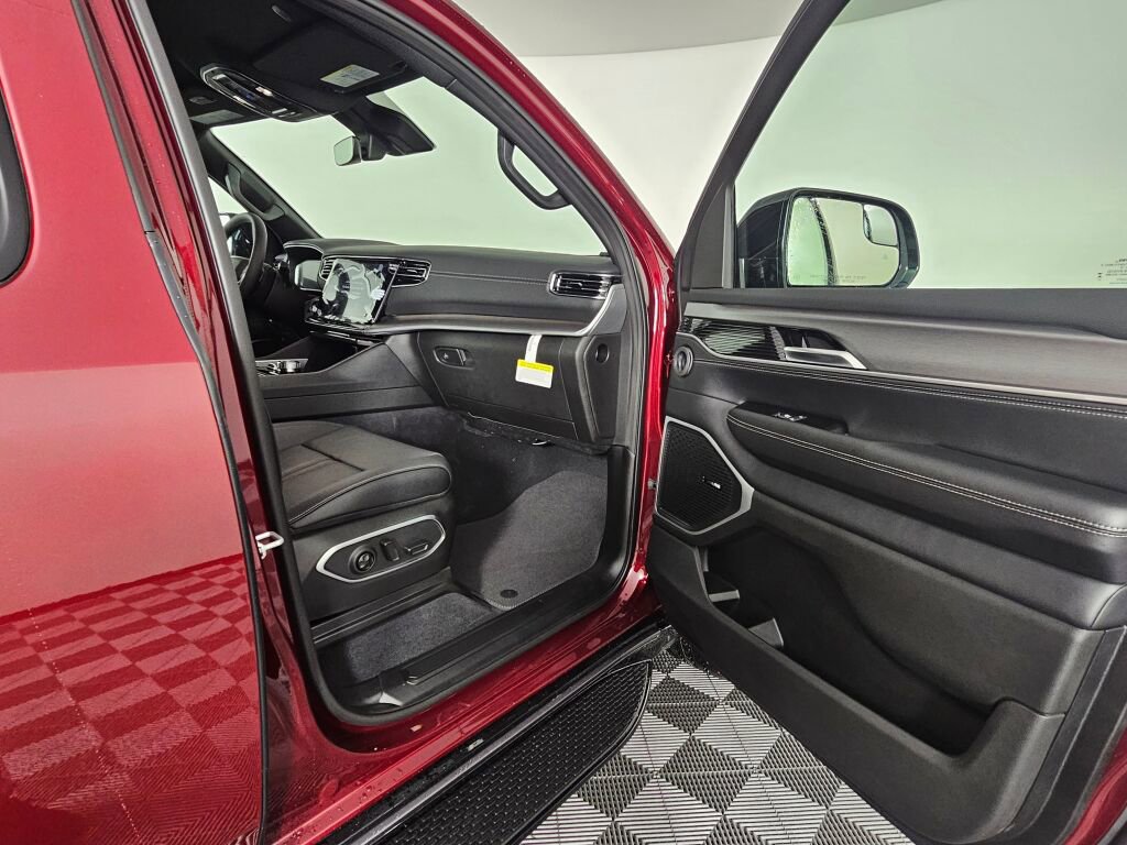 New 2026 Jeep Grand Wagoneer Limited image 40