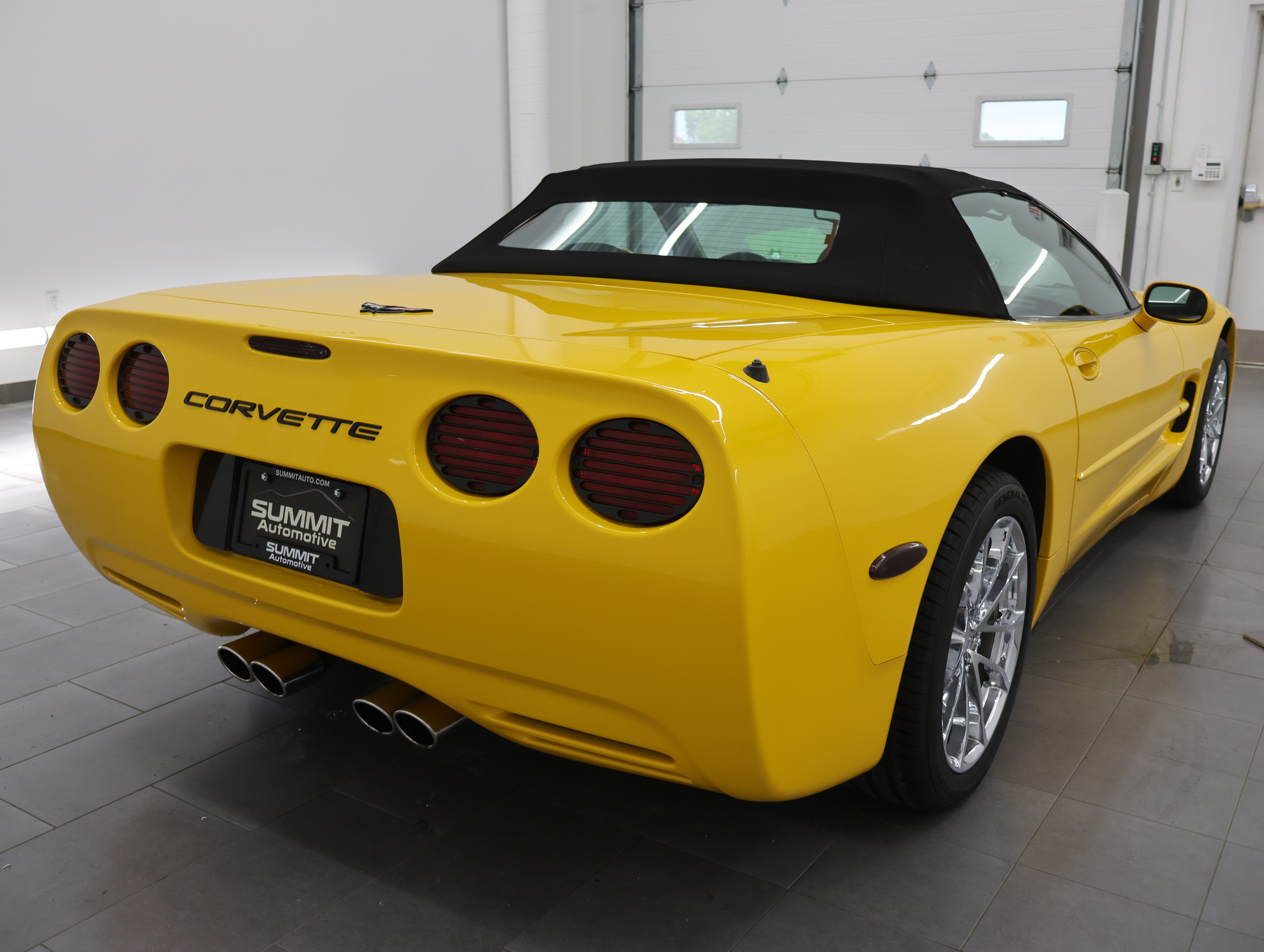 Used 2000 Chevrolet Corvette Convertible w/ Memory Pkg RWD image 5