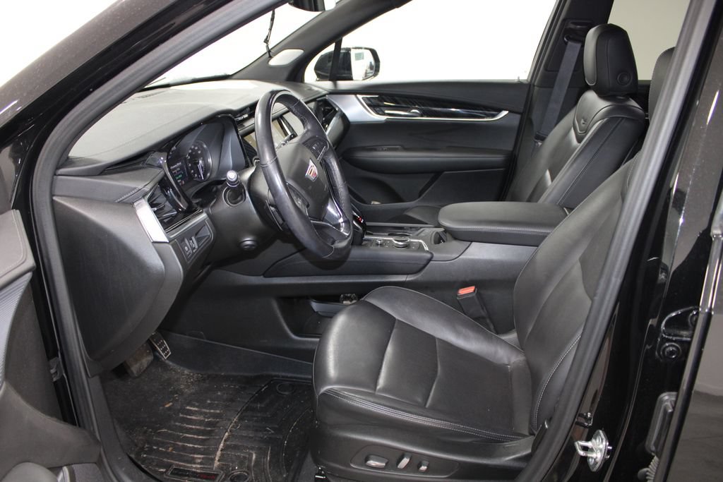 Used 2024 Cadillac XT6 Premium Luxury AWD/4WD image 17