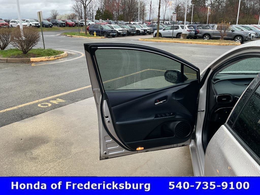 Used 2019 Toyota Prius Prime Plus FWD image 15