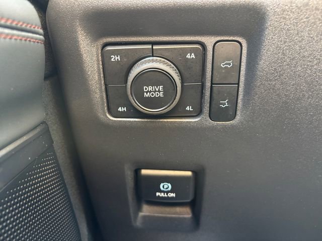 Certified 2025 Ford Expedition Active image 17