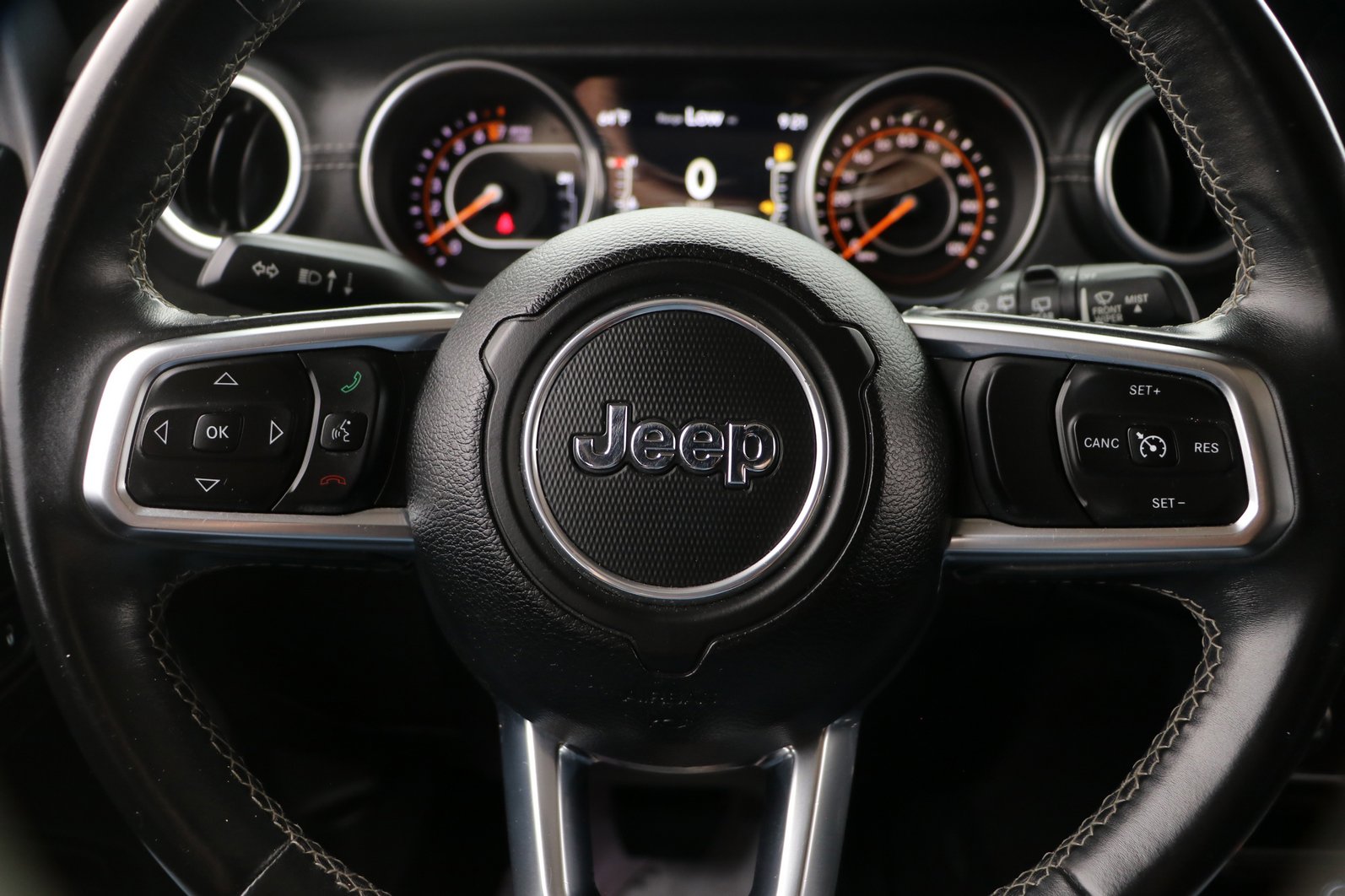 Used 2018 Jeep Wrangler Unlimited Sahara AWD/4WD image 16
