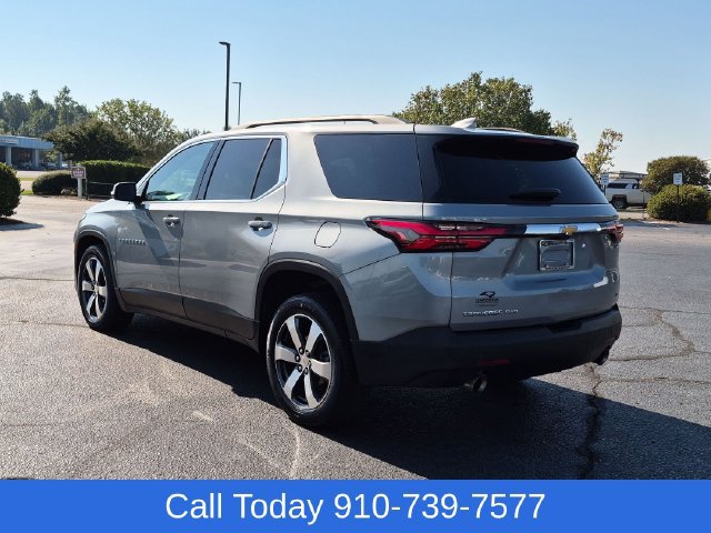 Used 2023 Chevrolet Traverse LT w/ LT Premium Package AWD/4WD image 5