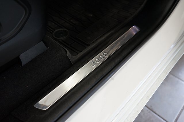 Used 2023 Jeep Grand Cherokee Overland image 43