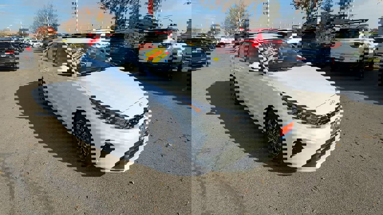 Used 2024 Kia Forte LXS image 1