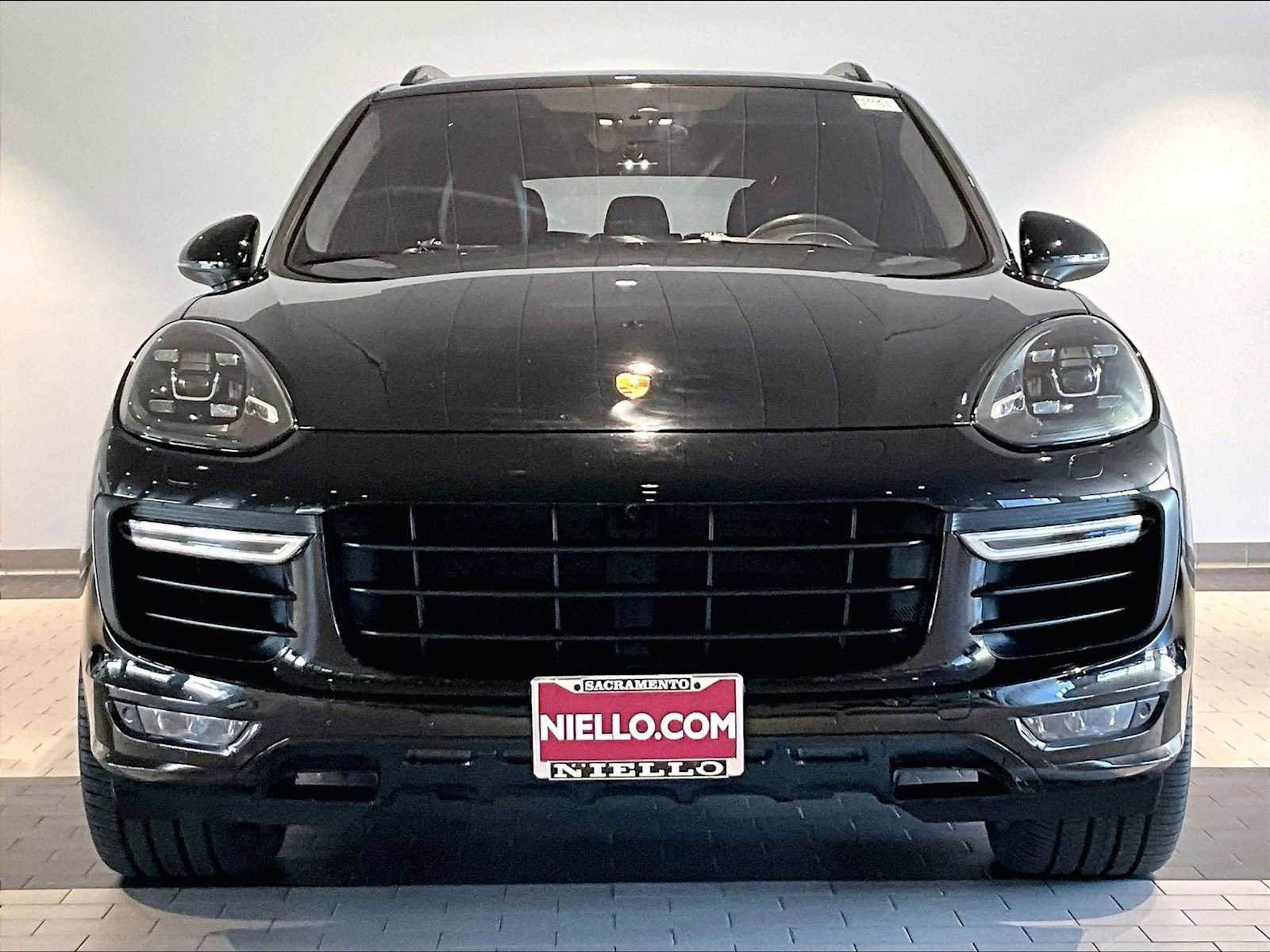 Used 2016 Porsche Cayenne Turbo image 13