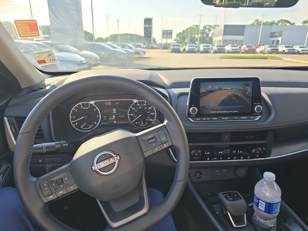 Used 2026 Nissan Rogue SV w/ Cold Weather Package FWD image 11
