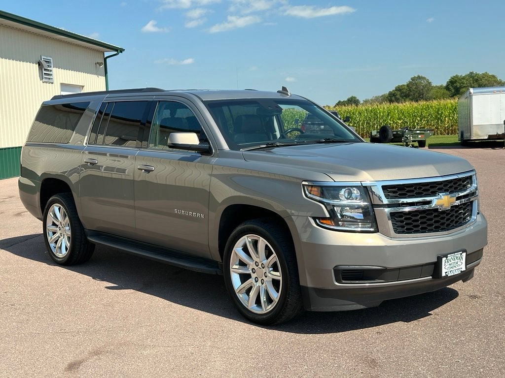 Used 2018 Chevrolet Suburban LT AWD/4WD image 7