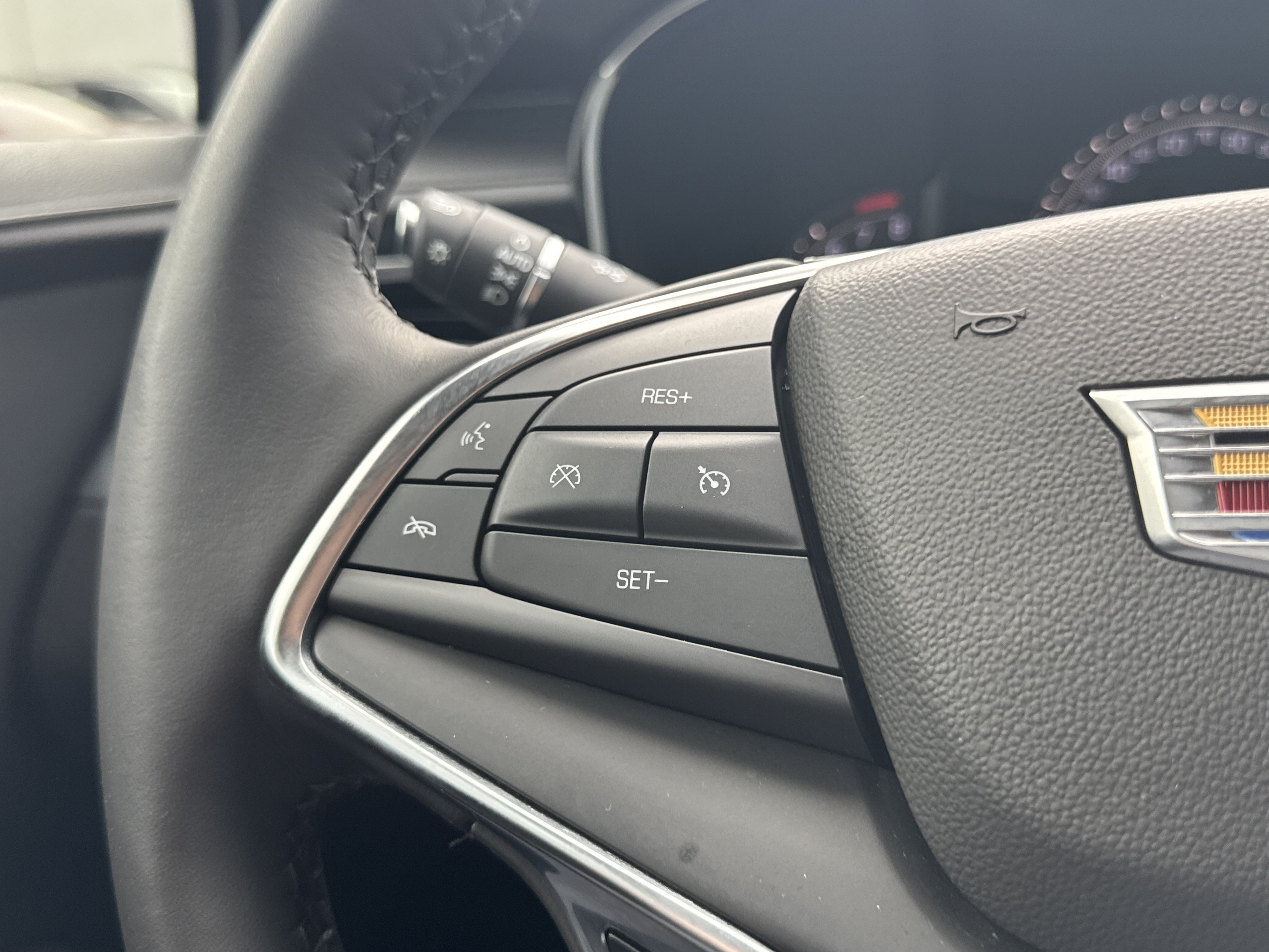 Used 2018 Cadillac XT5 Luxury w/ Driver Awareness Package FWD image 32