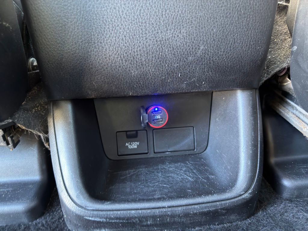 Used 2016 Toyota Highlander XLE image 38