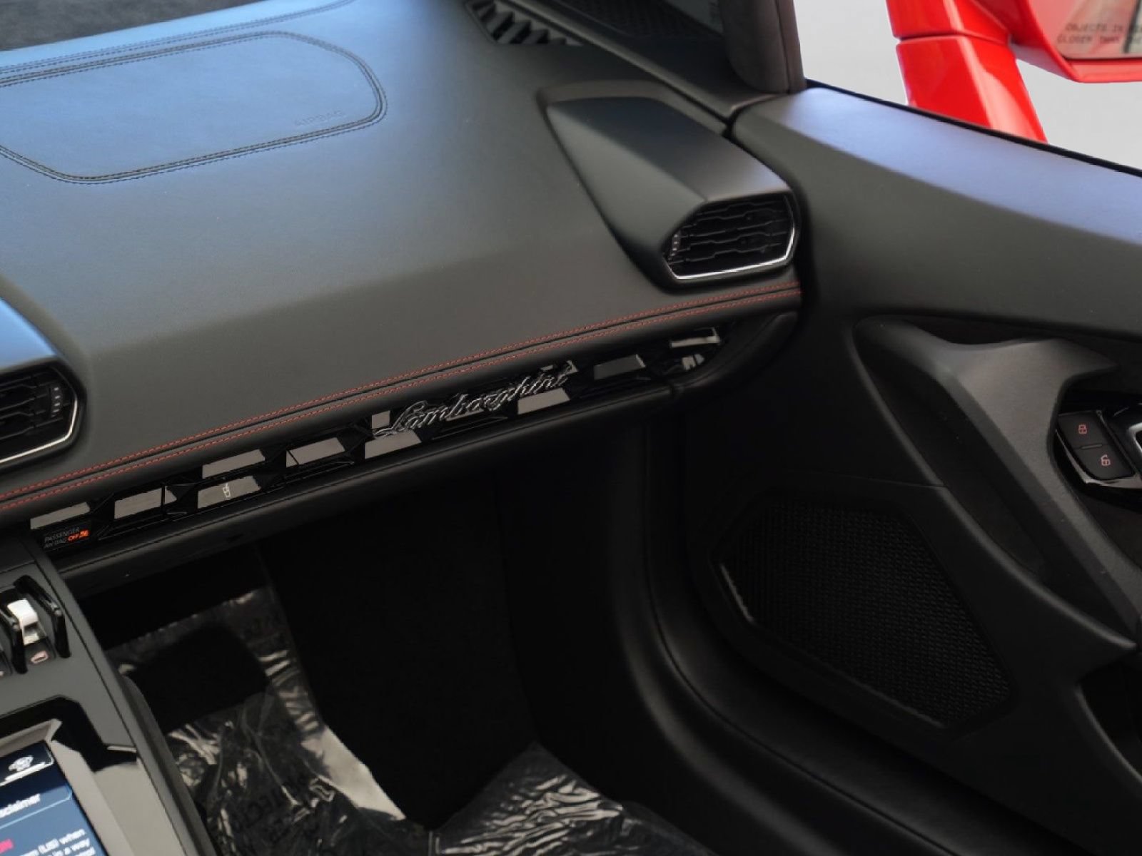 Used 2021 Lamborghini Huracan EVO RWD image 22
